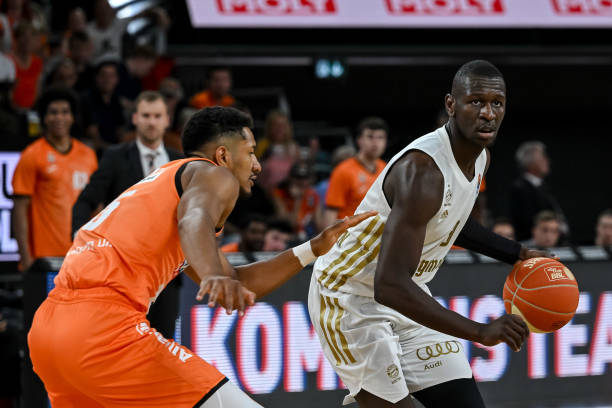 都基于事实 都基于事实