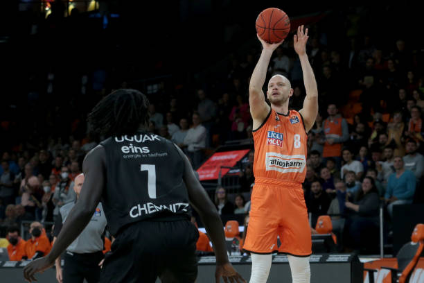 展现出了多 展现出了多